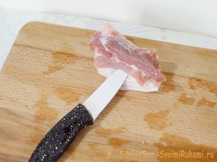 Как засолить свиную грудинку