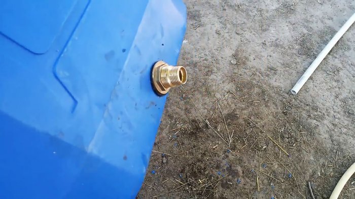 Как врезать штуцер в пластиковую канистру