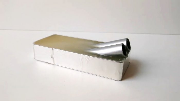 Самодельный кондуктор из термоклея для соединения на косой шуруп
