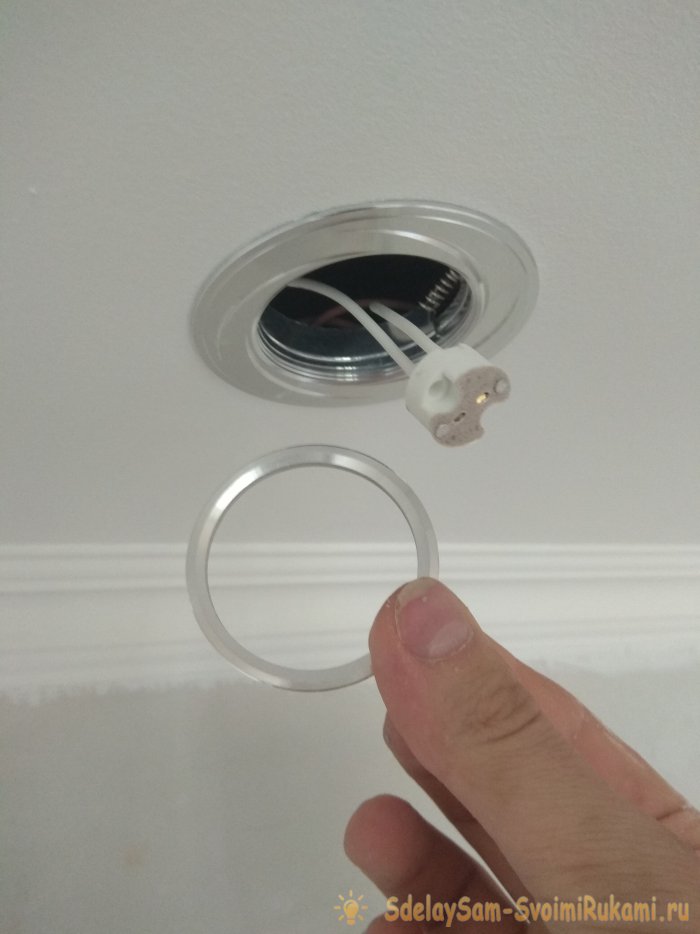 Монтаж встраиваемых софитов к потолочному коробу из гипсокартона