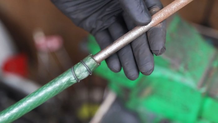 Хомутатель из пистолета для герметика