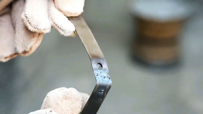 Сварка тонкого металла при помощи батарейки