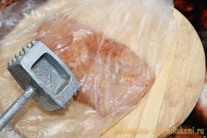 Куриный рулет с сыром на праздник