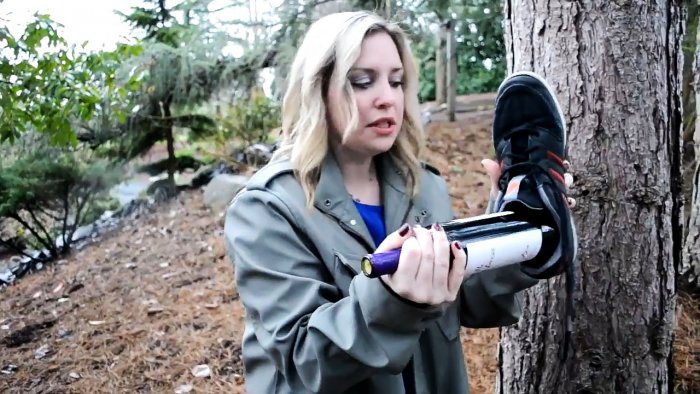 Как открыть бутылку голыми руками