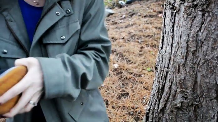 Как открыть бутылку голыми руками