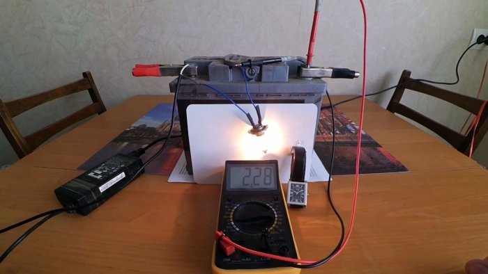 Как зарядить автомобильный аккумулятор блоком питания ноутбука
