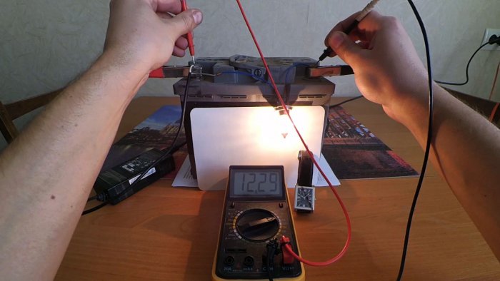 Как зарядить автомобильный аккумулятор блоком питания ноутбука