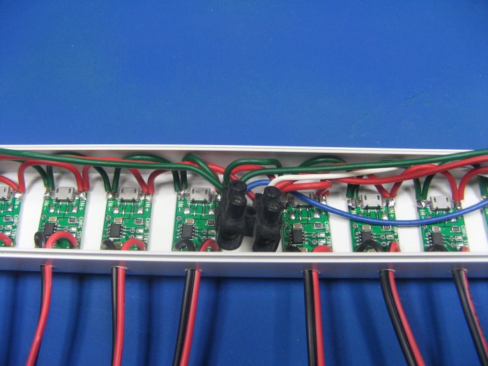 Многоканальная зарядка Liion своими руками