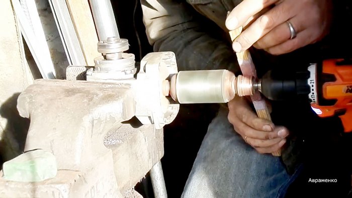 Как проточить коллектор якоря электроинструмента без токарного станка