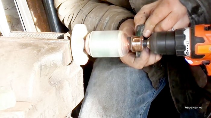 Как проточить коллектор якоря электроинструмента без токарного станка