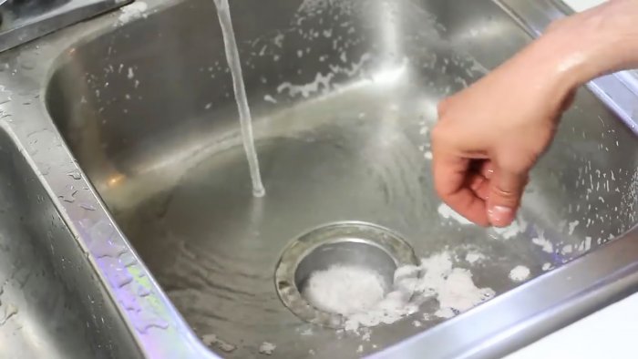 10 полезных лайфхаков на основе уксуса