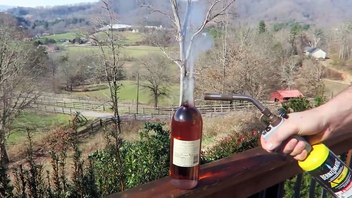 8 способов открыть бутылку без штопора