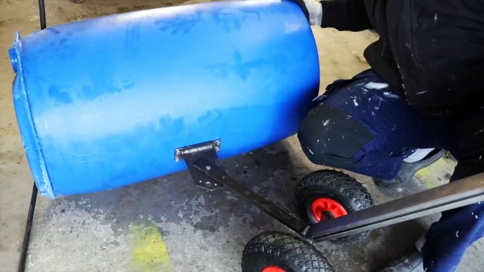 Как сделать снегоуборщик из пластиковой бочки