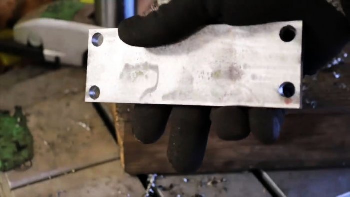 Как сделать снегоуборщик из пластиковой бочки