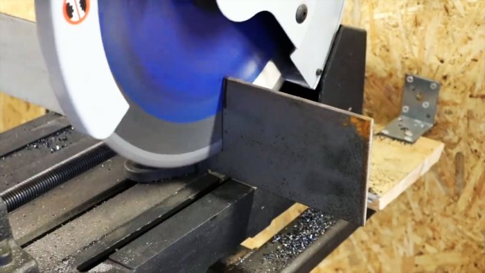 Как сделать снегоуборщик из пластиковой бочки