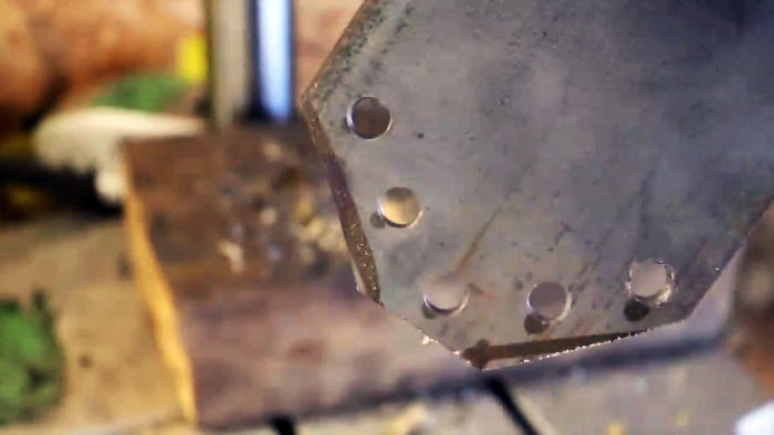 Как сделать снегоуборщик из пластиковой бочки