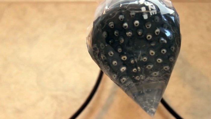 Как просто удалить известковый налет с лейки всего за пару минут