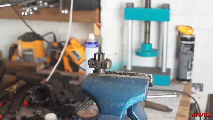 Как сделать трубогиб из маховика авто и бендикса стартера