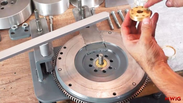 Как сделать трубогиб из маховика авто и бендикса стартера