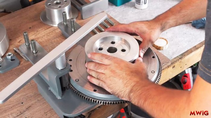 Как сделать трубогиб из маховика авто и бендикса стартера