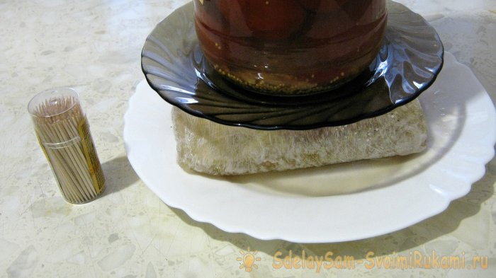 Готовим сочный куриный рулет с чесноком