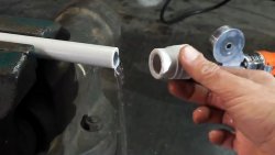 Как заглушить пластиковую трубу без паяльника