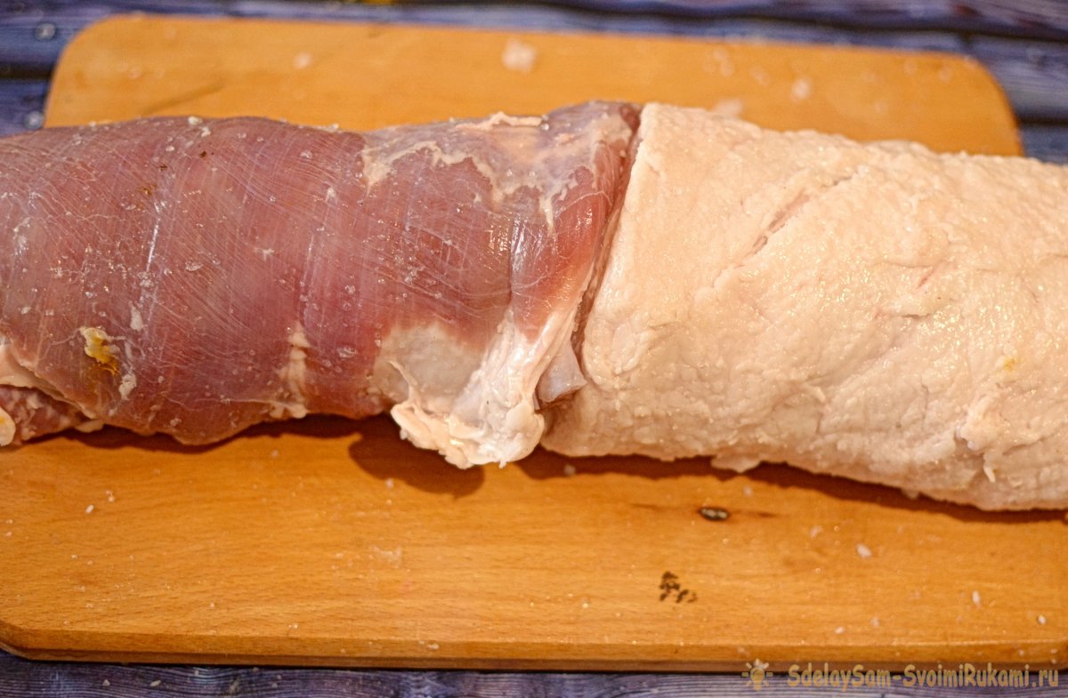 Рулет из свиной грудинки вареный в пищевой пленке рецепт с фото