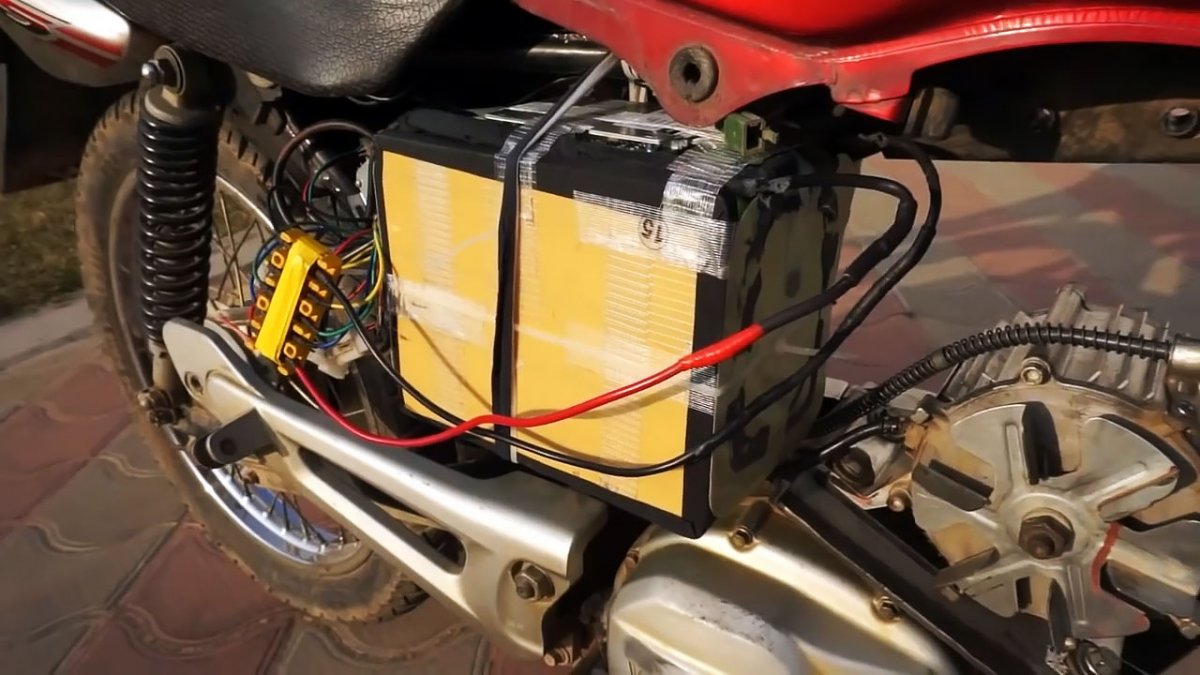 Как переделать легкий мотоцикл в электробайк с минимальной доработкой