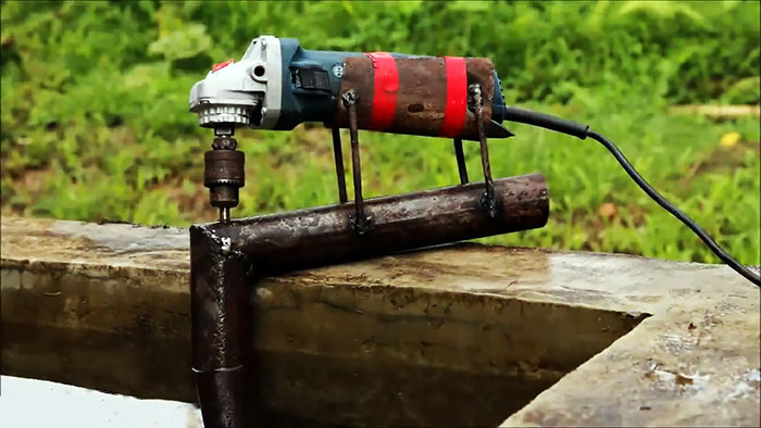 Самодельная высокопроизводительная помпа для перекачки воды на приводе от болгарки
