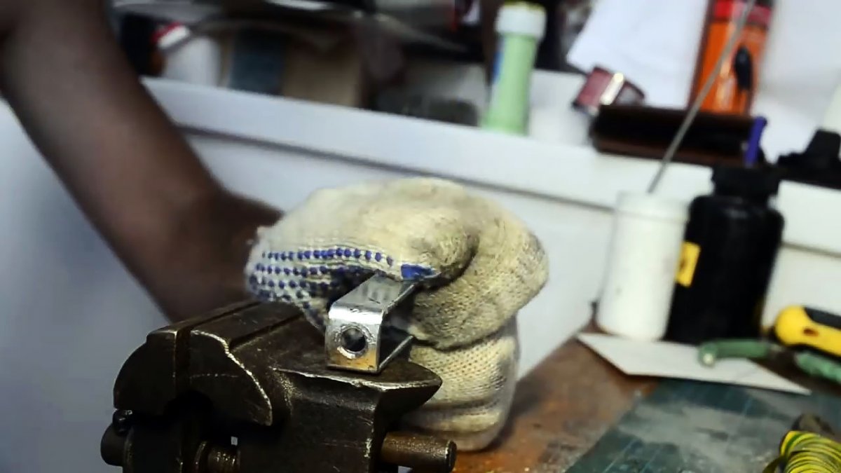 Как сделать ручную швейную машинку для кожи