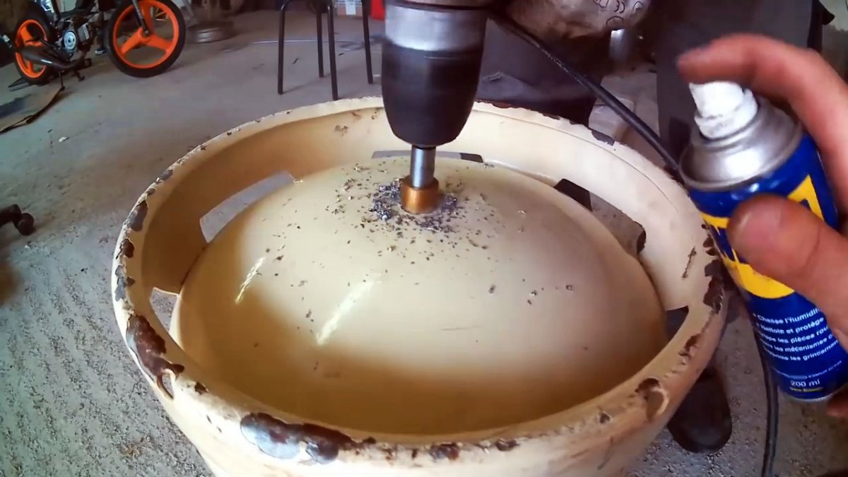 Как сделать пескоструйный аппарат из маленького газового баллона
