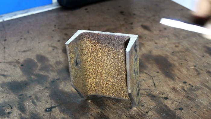 Как сделать мощные тиски из ромбического винтового домкрата