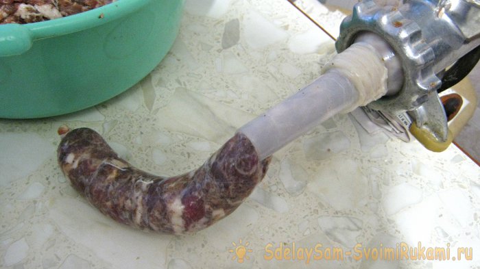 Домашняя свино-говяжья колбаска