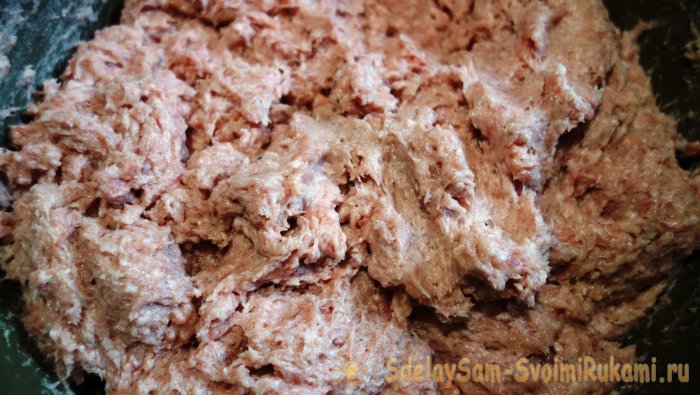 Приготовление настоящих свиных сарделек в домашних условиях