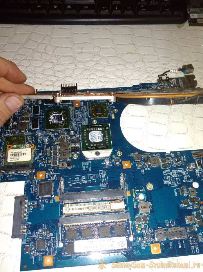 Очистка системы охлаждения в ноутбуке