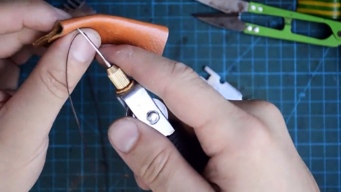 Как сделать ручную швейную машинку для кожи