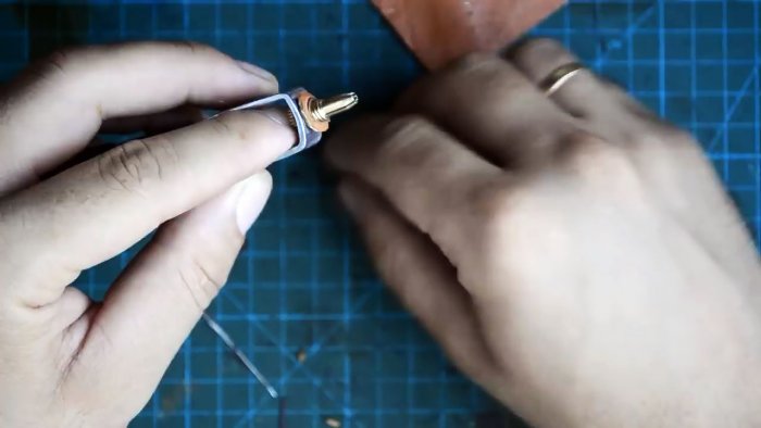 Как сделать ручную швейную машинку для кожи