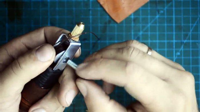 Как сделать ручную швейную машинку для кожи