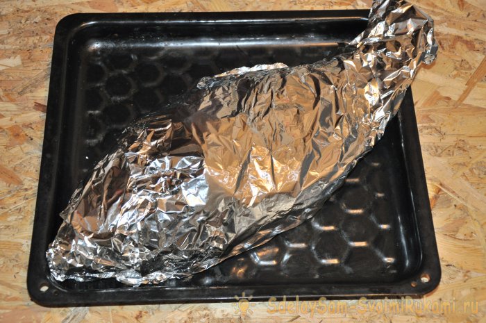 Карп целиком с лимоном и луком в духовке