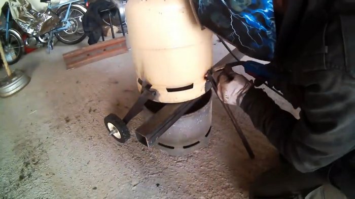 Как сделать пескоструйный аппарат из маленького газового баллона