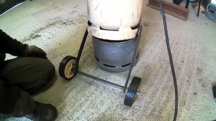 Как сделать пескоструйный аппарат из маленького газового баллона