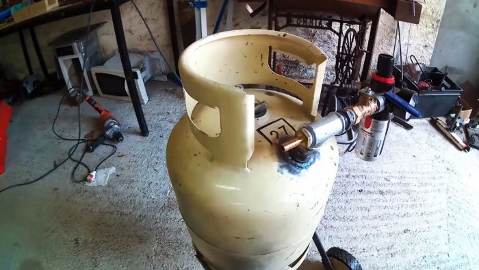 Как сделать пескоструйный аппарат из маленького газового баллона