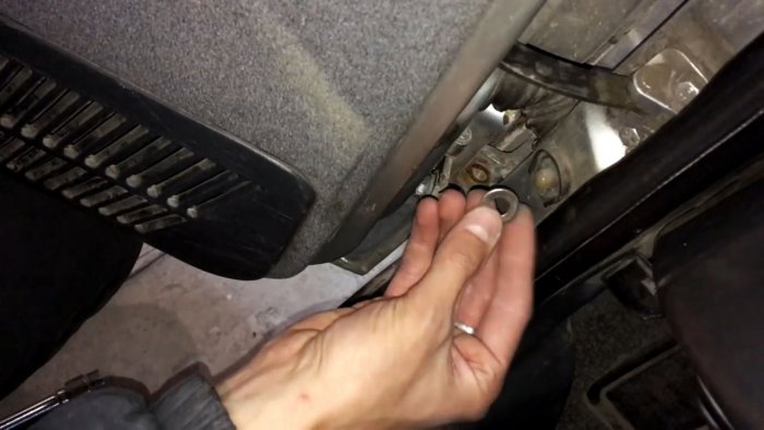 Как поднять просевшую дверь за пару минуту на любом авто