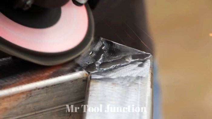 Как сделать необычный аккуратный изгиб профильной трубы под любой угол