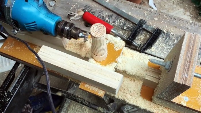 Этот токарный станок из дрели может сделать каждый