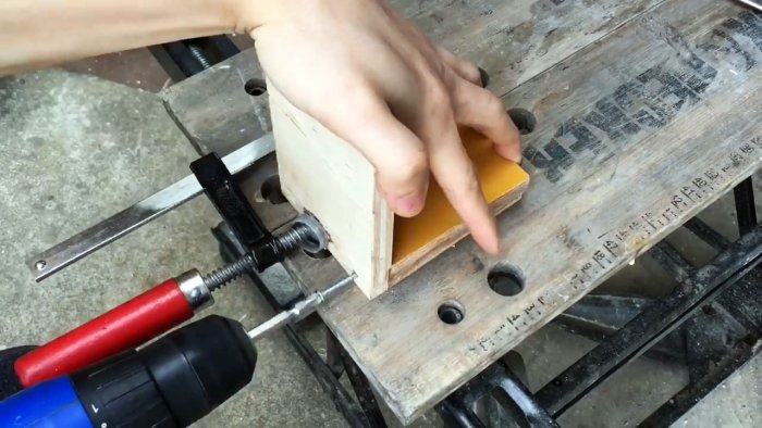 Этот токарный станок из дрели может сделать каждый