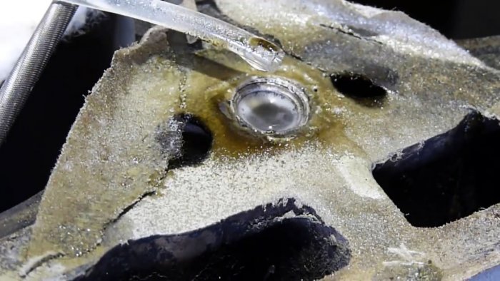 Необычный способ извлечения обломанной шпильки