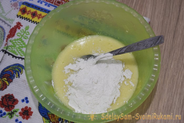 Как приготовить кекс в микроволновке за 5 минут без молока