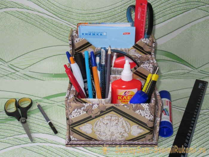Простой настольный органайзер своими руками