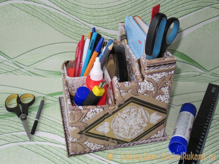 Простой настольный органайзер своими руками